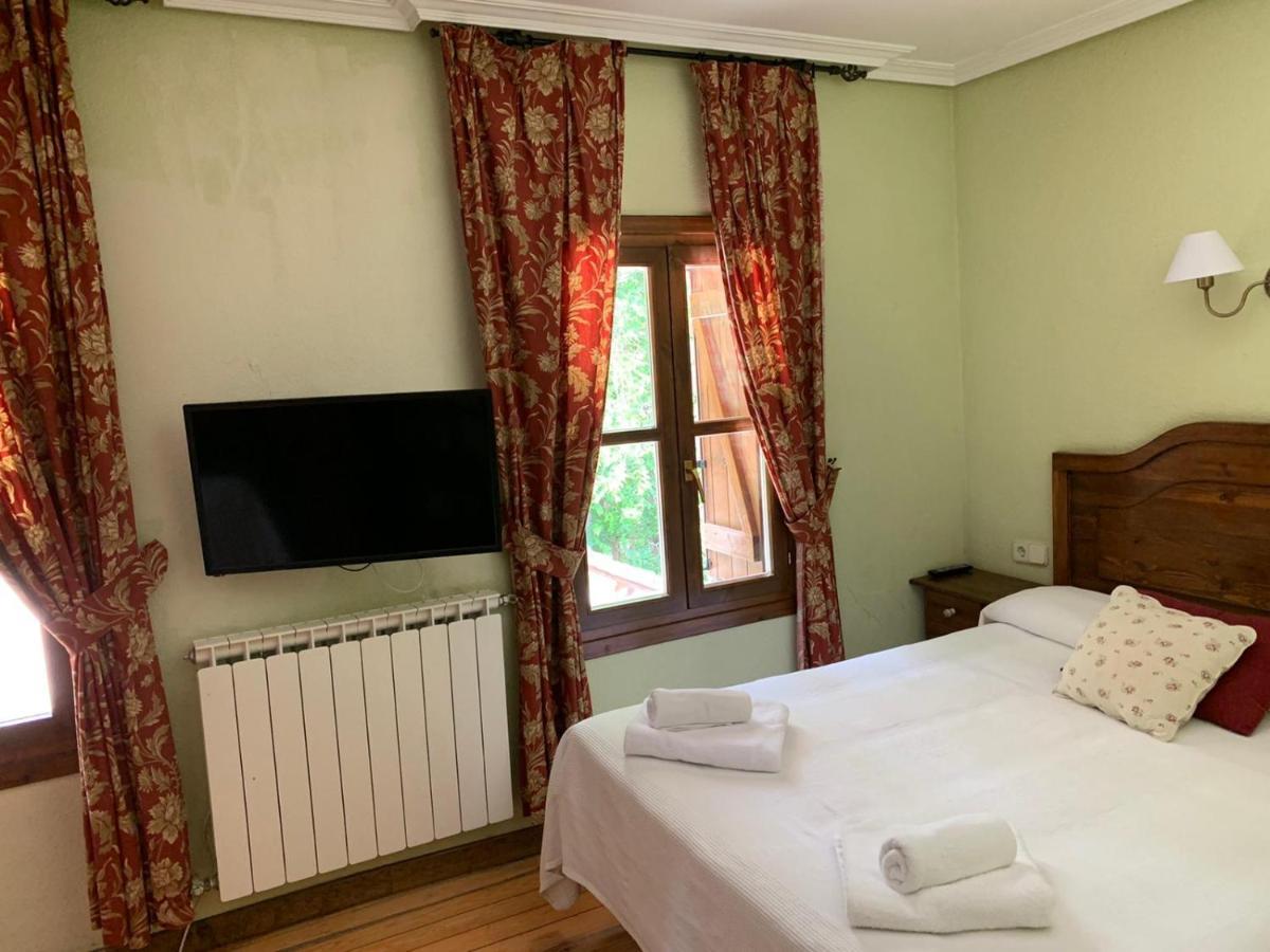 Hotel Charle Jaca Exterior foto
