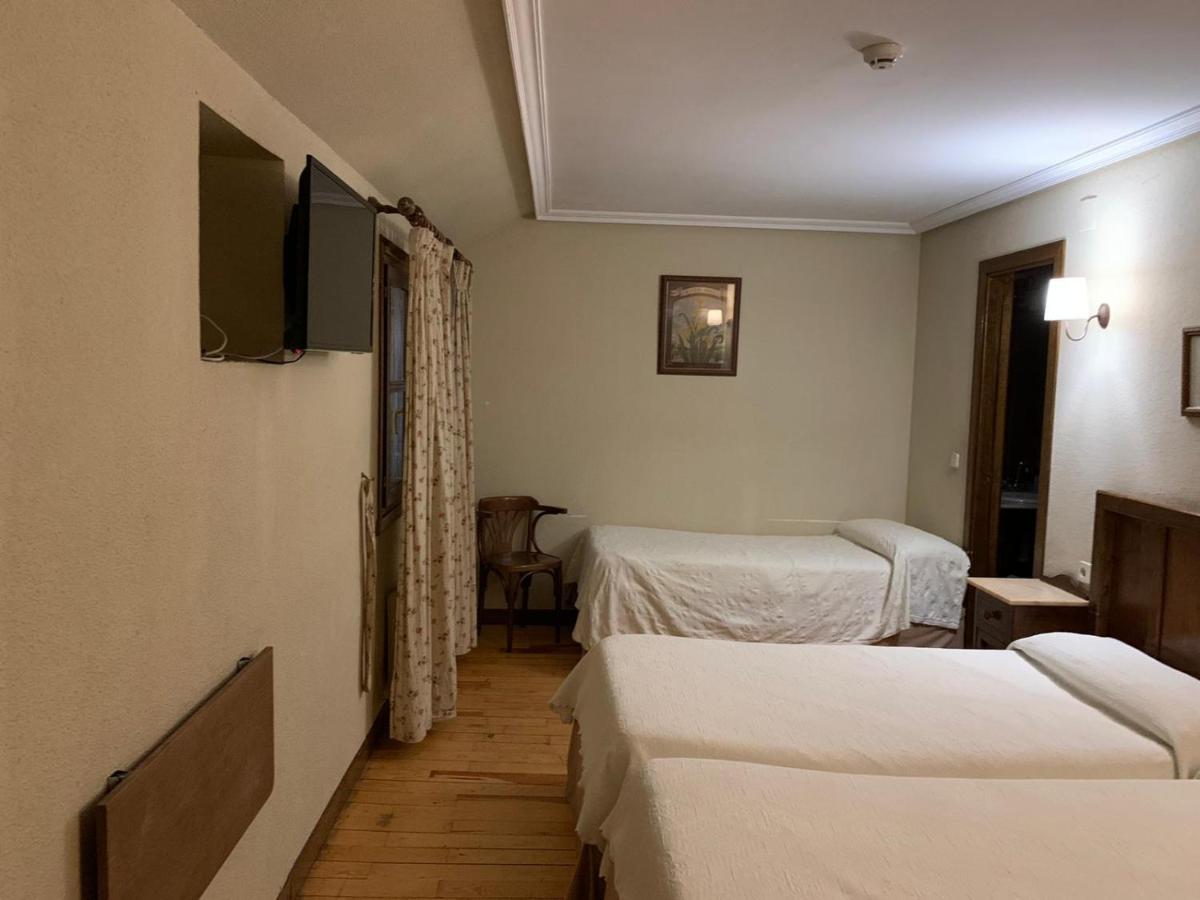 Hotel Charle Jaca Exterior foto