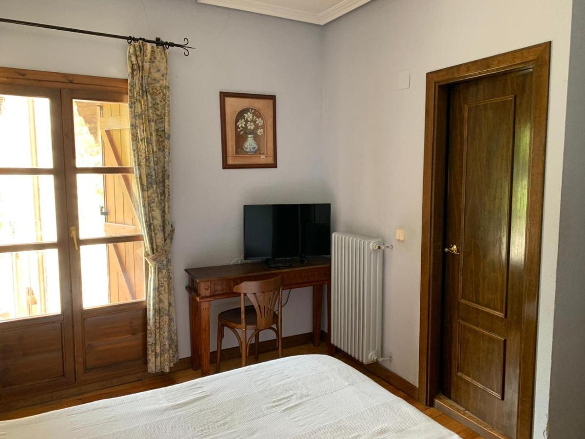 Hotel Charle Jaca Exterior foto